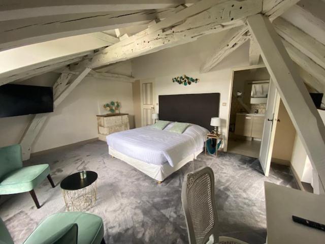 Hostellerie Les Griffons Bourdeilles Buitenkant foto
