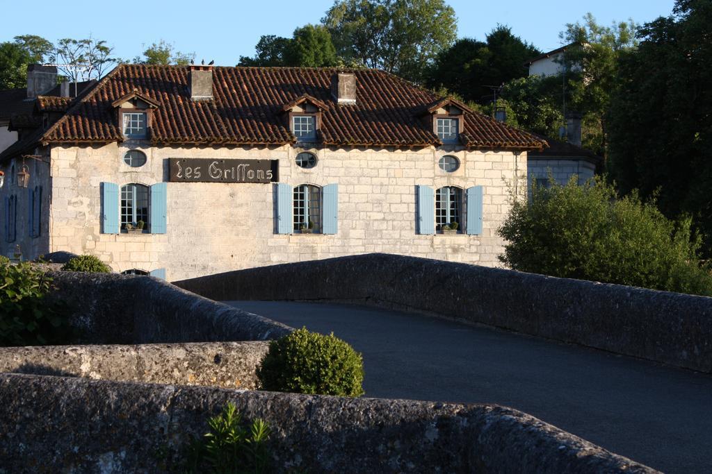 Hostellerie Les Griffons Bourdeilles Buitenkant foto