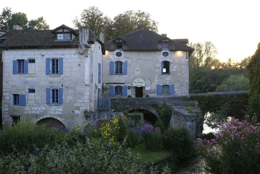 Hostellerie Les Griffons Bourdeilles Buitenkant foto