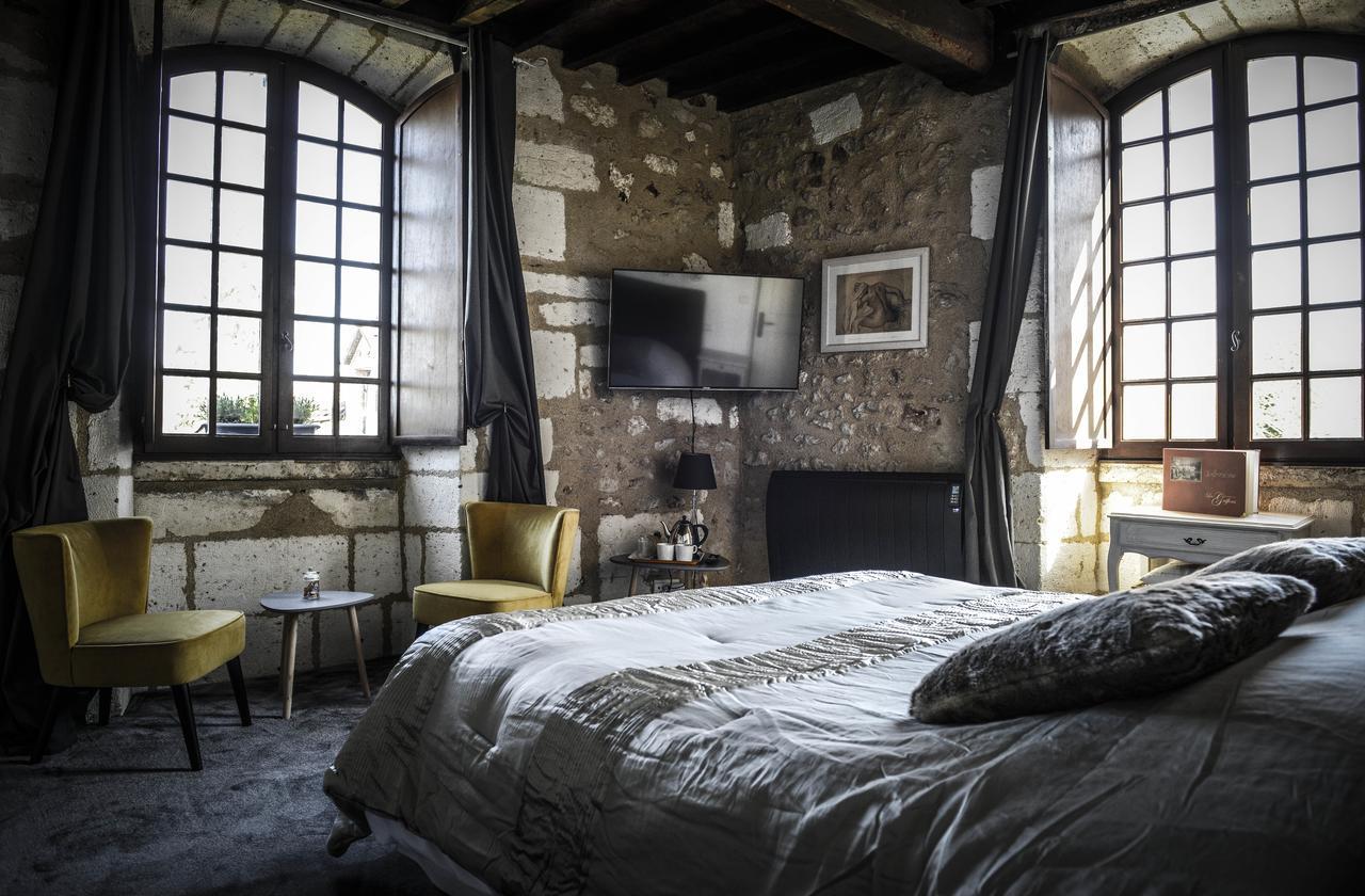 Hostellerie Les Griffons Bourdeilles Buitenkant foto