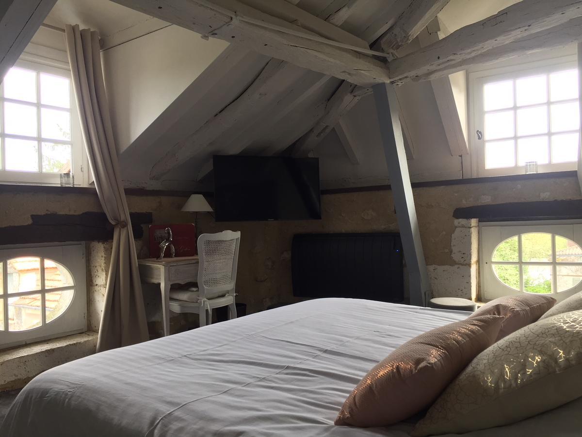Hostellerie Les Griffons Bourdeilles Buitenkant foto