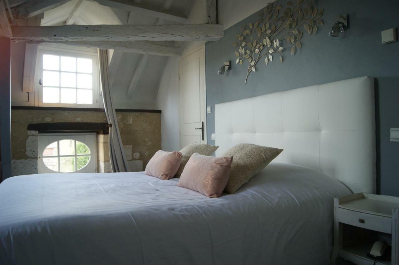 Hostellerie Les Griffons Bourdeilles Buitenkant foto