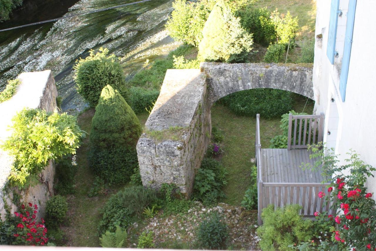 Hostellerie Les Griffons Bourdeilles Buitenkant foto
