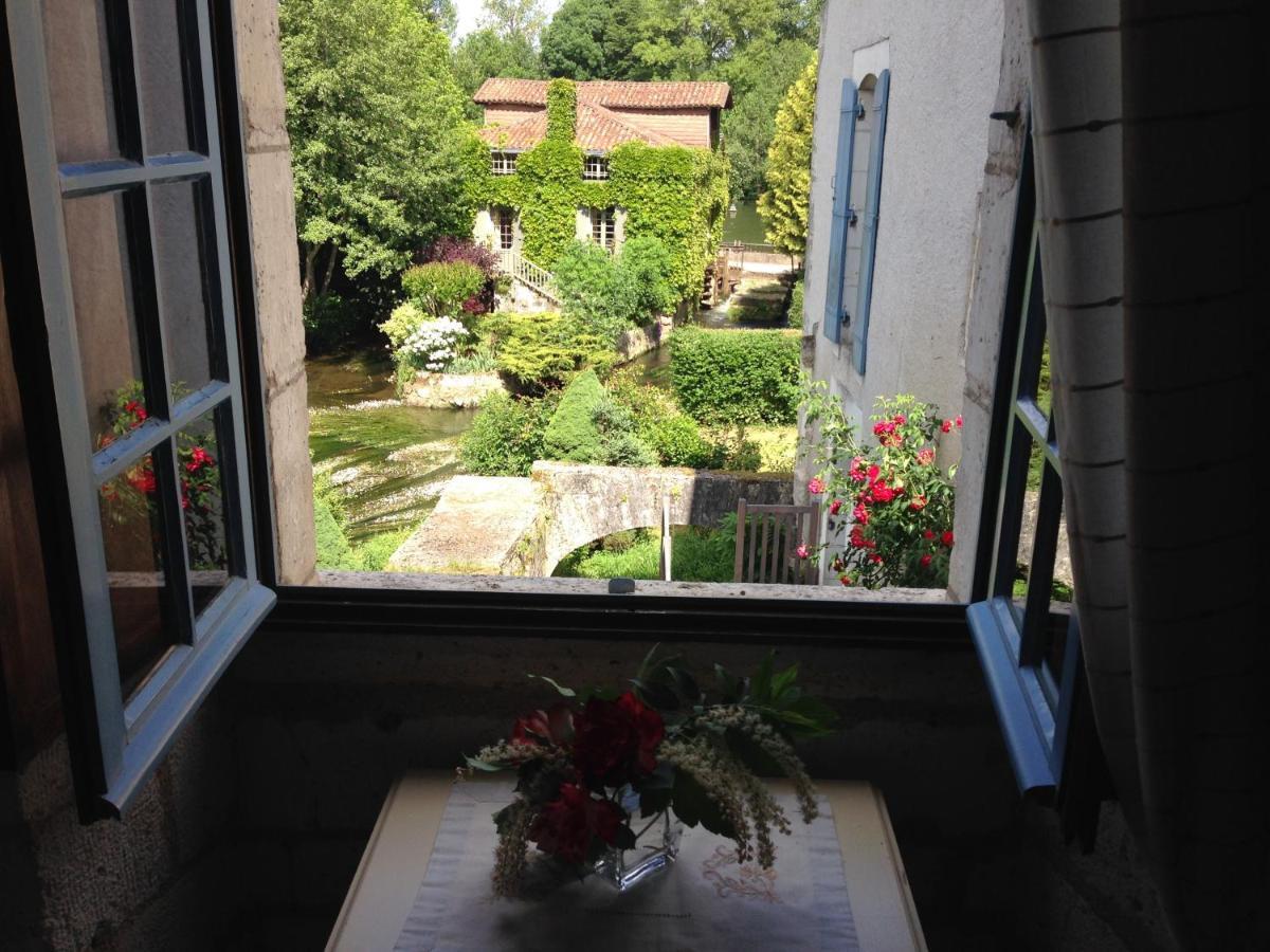Hostellerie Les Griffons Bourdeilles Buitenkant foto