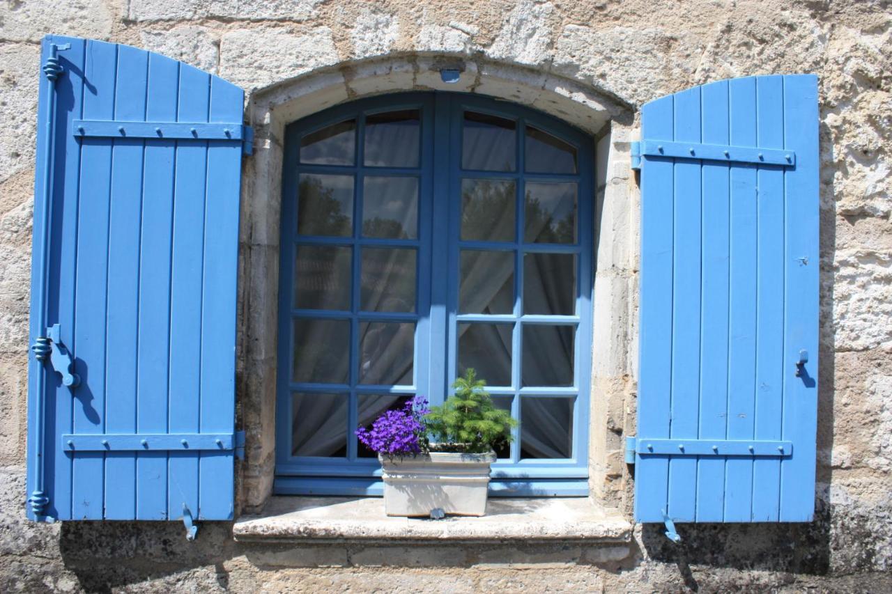 Hostellerie Les Griffons Bourdeilles Buitenkant foto